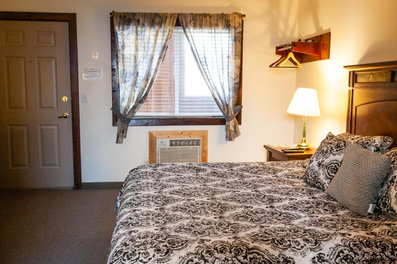 موتيل East Glacier Park Village سيركيل آر موتل المظهر الخارجي الصورة