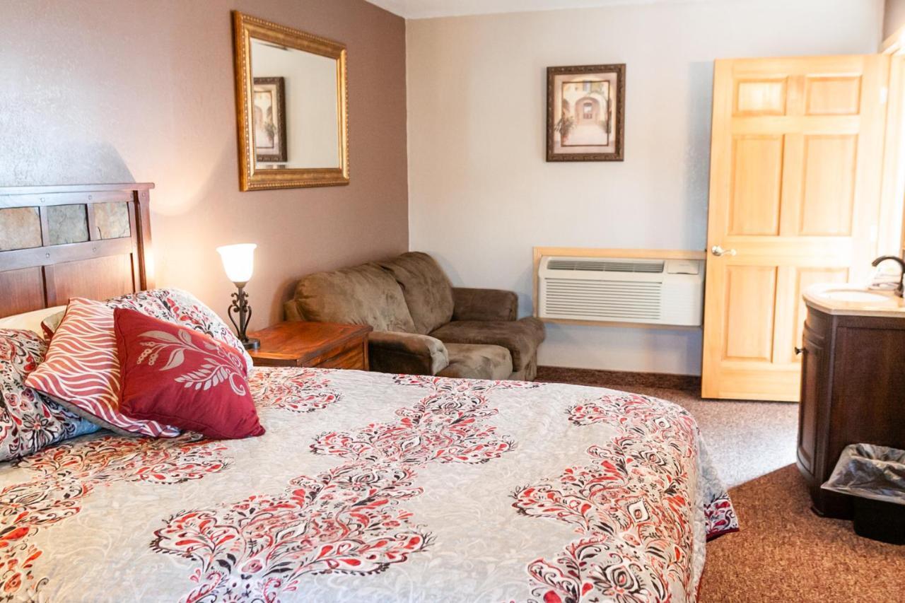 موتيل East Glacier Park Village سيركيل آر موتل المظهر الخارجي الصورة